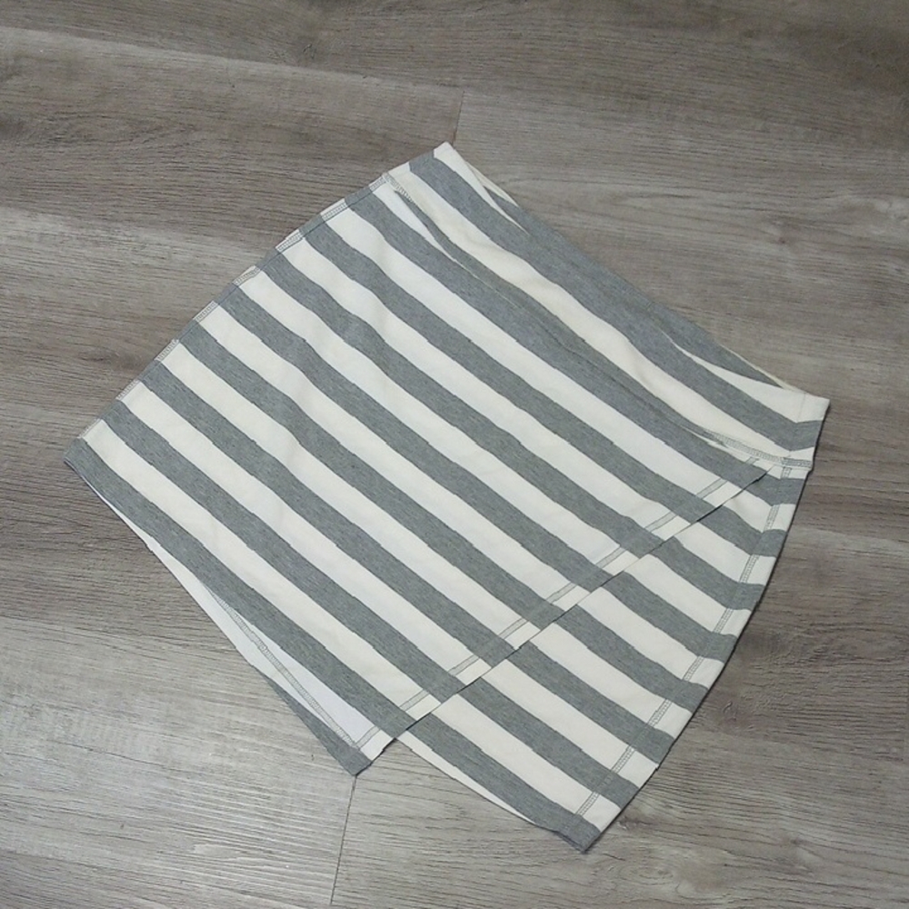 Athleta Gray and White Striped Mini Skirt